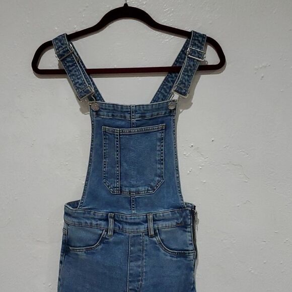 H&M Jean Overalls   - Picture 3 of 11